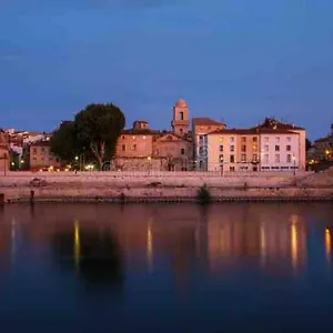 https://appartement-a-pied-du-centre-avec-place-de-parking.fr-provencehotel.com